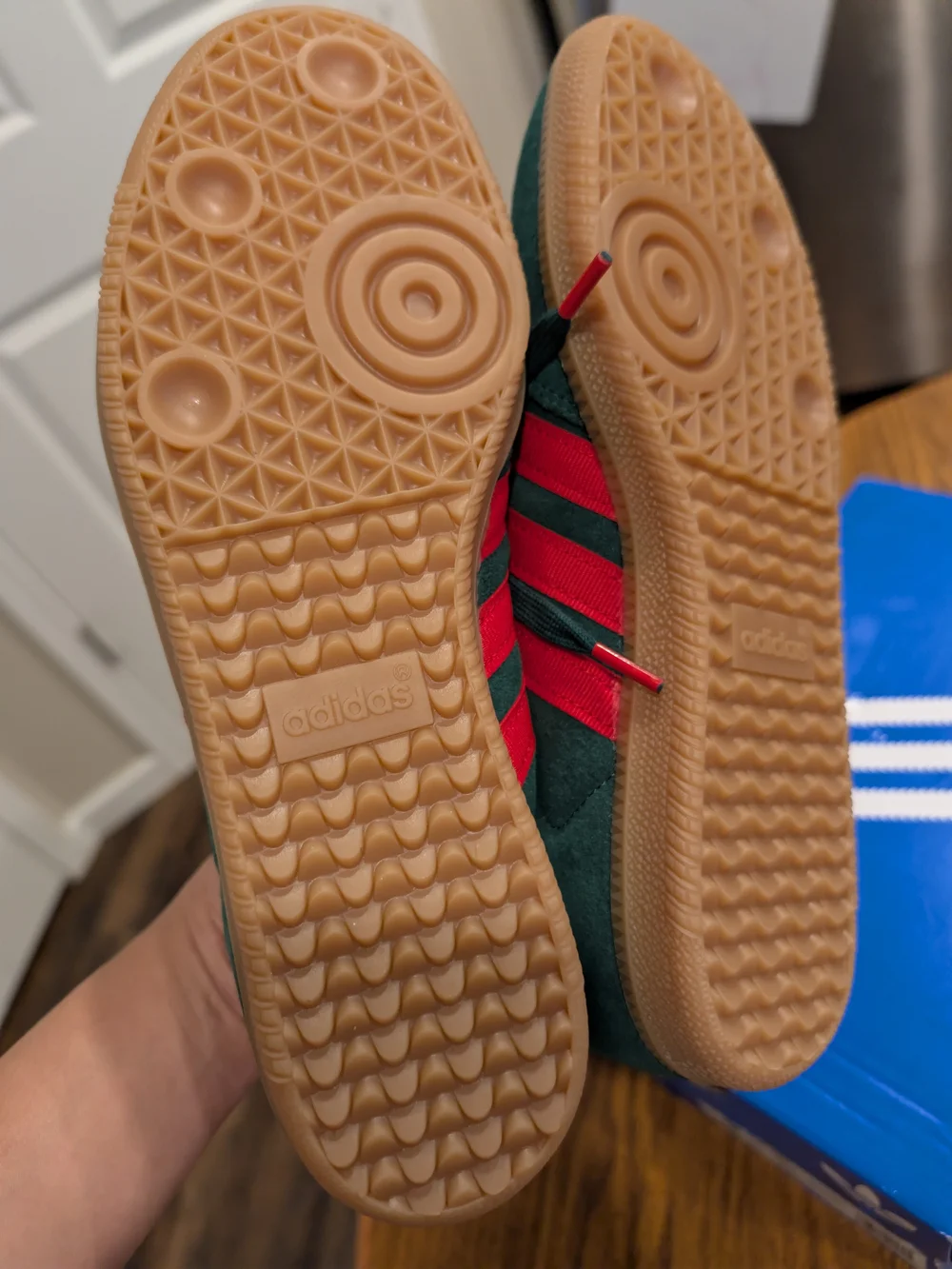 Adidas Samba OG Men's Green Suede with Red Stripes! Size 9 Men Or 10 Women